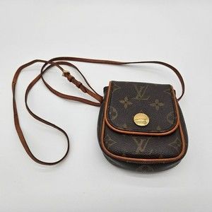 💯 Authentic Louis Vuitton Rare Monogram Crossbody Pochette Cancun